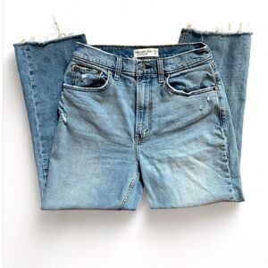 Abercrombie & Fitch Ultra High Rise Ankle Straight Jean Size 27 / 4 Short curve